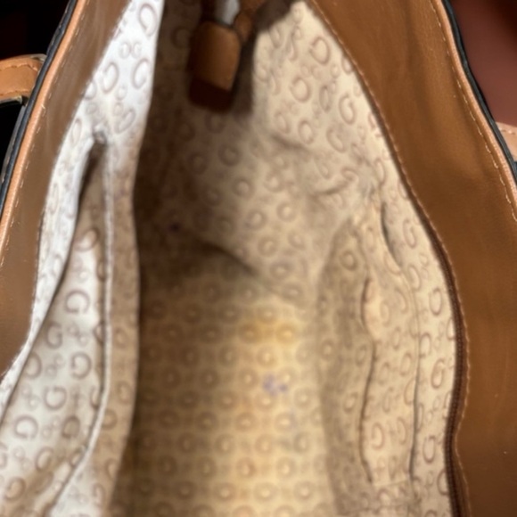 Guess Women’s Large Brown Tote Handbag – Stylish & Spacious Everyday Bag. - Picture 4 of 4
